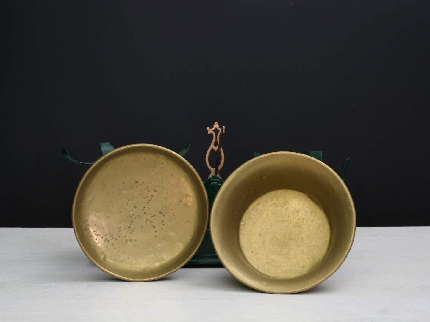 Antique Scale - Force 2 Kilo