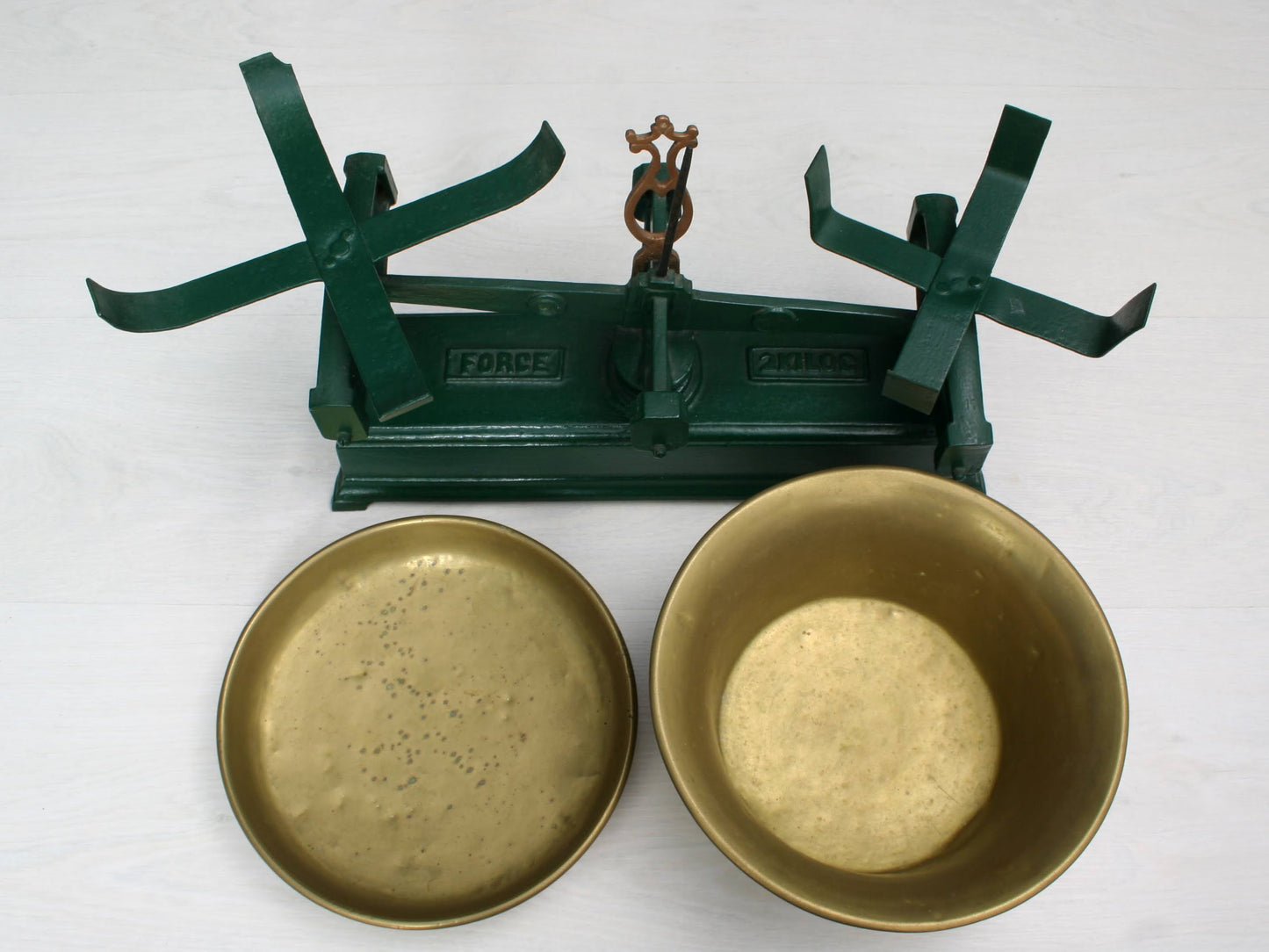Antique Scale - Force 2 Kilo