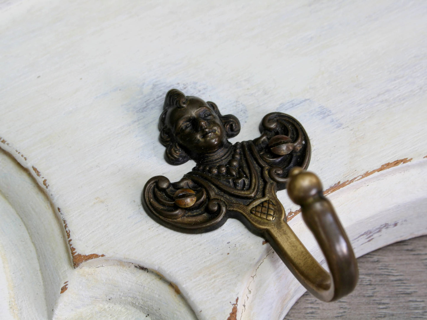 Shabby Chic Vintage Wall Coat Rack with Shelf