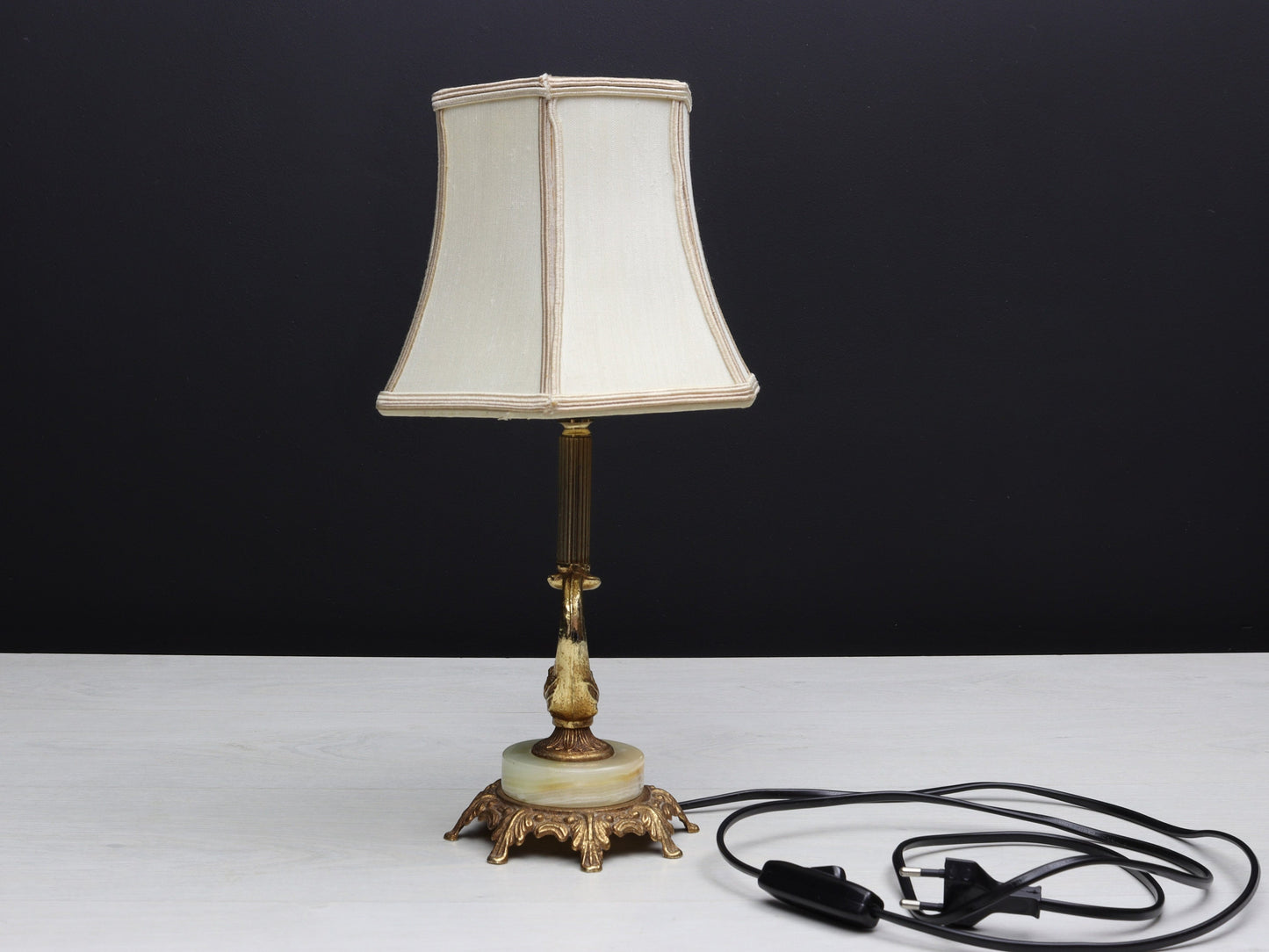 Unique Table Lamp | Accent Lamp / Bedside Lamp | Vintage Home Decor