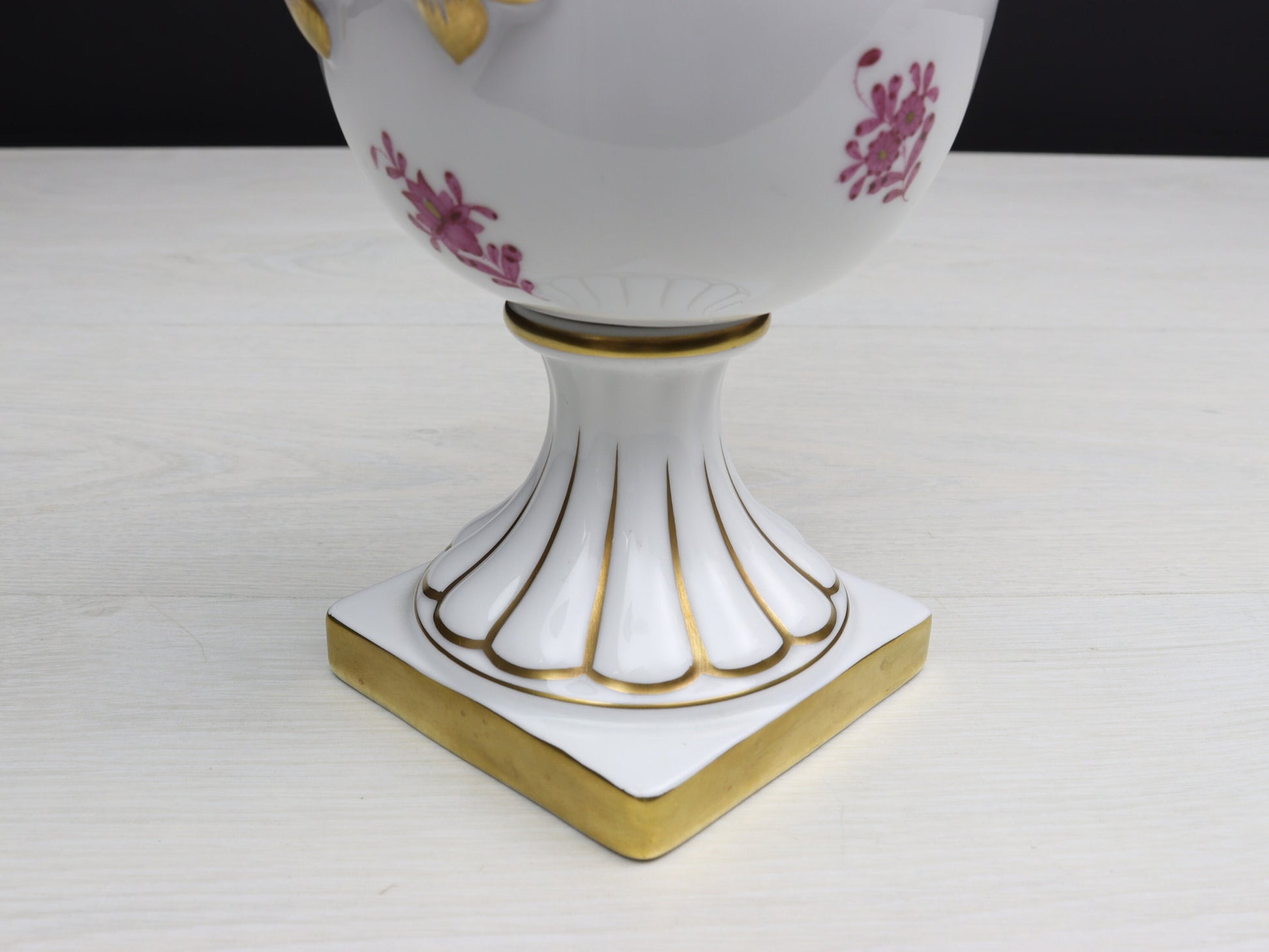 Beautiful Herend hand-painted porcelain vase